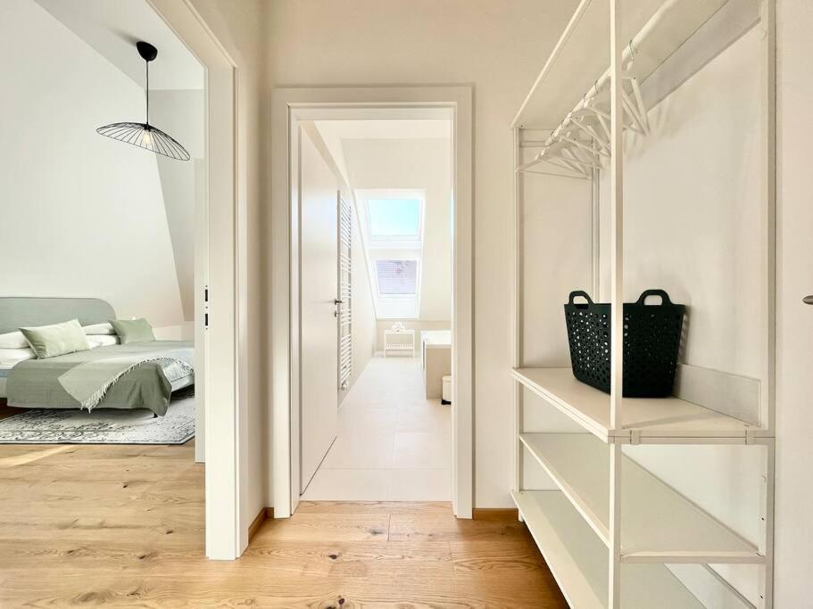 וינה Orestaliving - Penthouse In 1020 מראה חיצוני תמונה